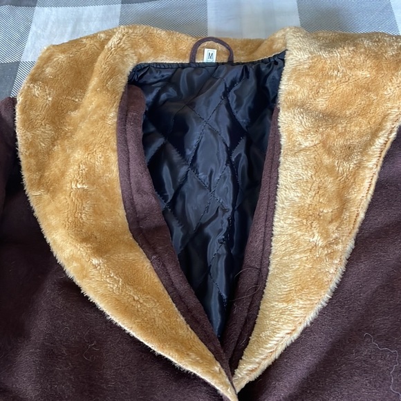 Kelly Reilly Fur Collar Brown Wool Coat - Picture 6 of 6